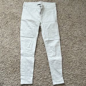 White American Eagle Skinny Jeans